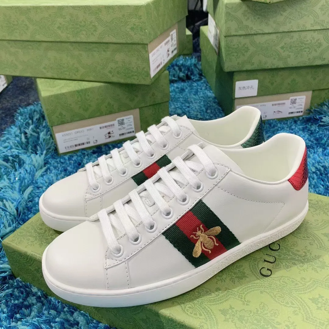 👟👟Ex-factory price 420👟👟 Newly upgraded high version of men's and women's wear, (GUCCI) official website's latest casual and fashionable couple shoes, hot style The style is simple and elegant, exclusive for couples. Unique official website latest brand elements 👑 original Gucci decoration, fashionable and generous, original material cowhide ✅ sheepskin lining, official website designated wear-resistant casual outsole, real-life photos of classic models in the counter, women's 35-40, men's 38--44 sizes